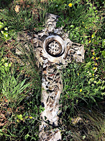 Photograph of Monumental Cross