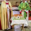 5 300th Anniversary Service - Cutting the Cake